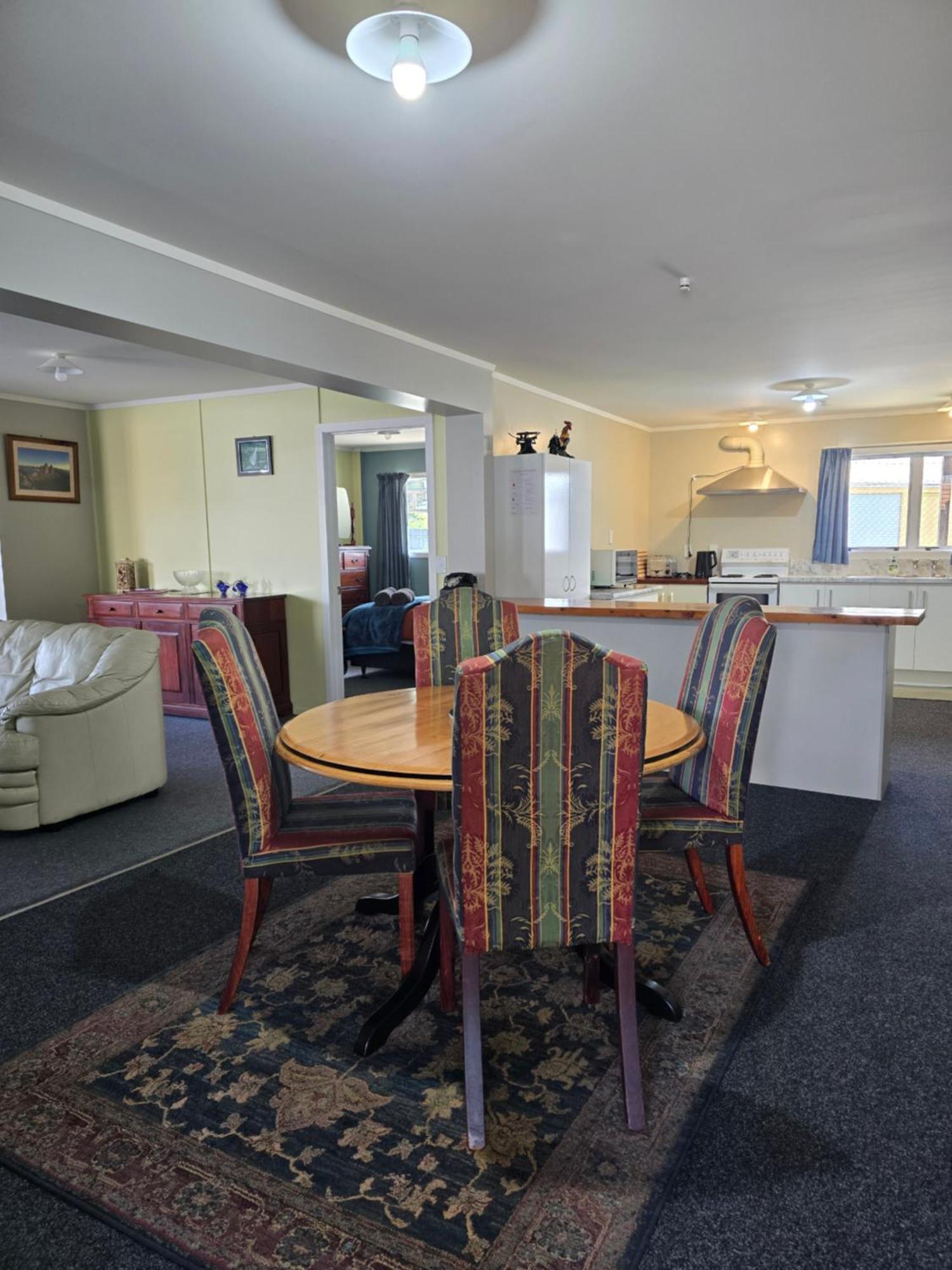 The Redbarn Villa Turangi Bagian luar foto