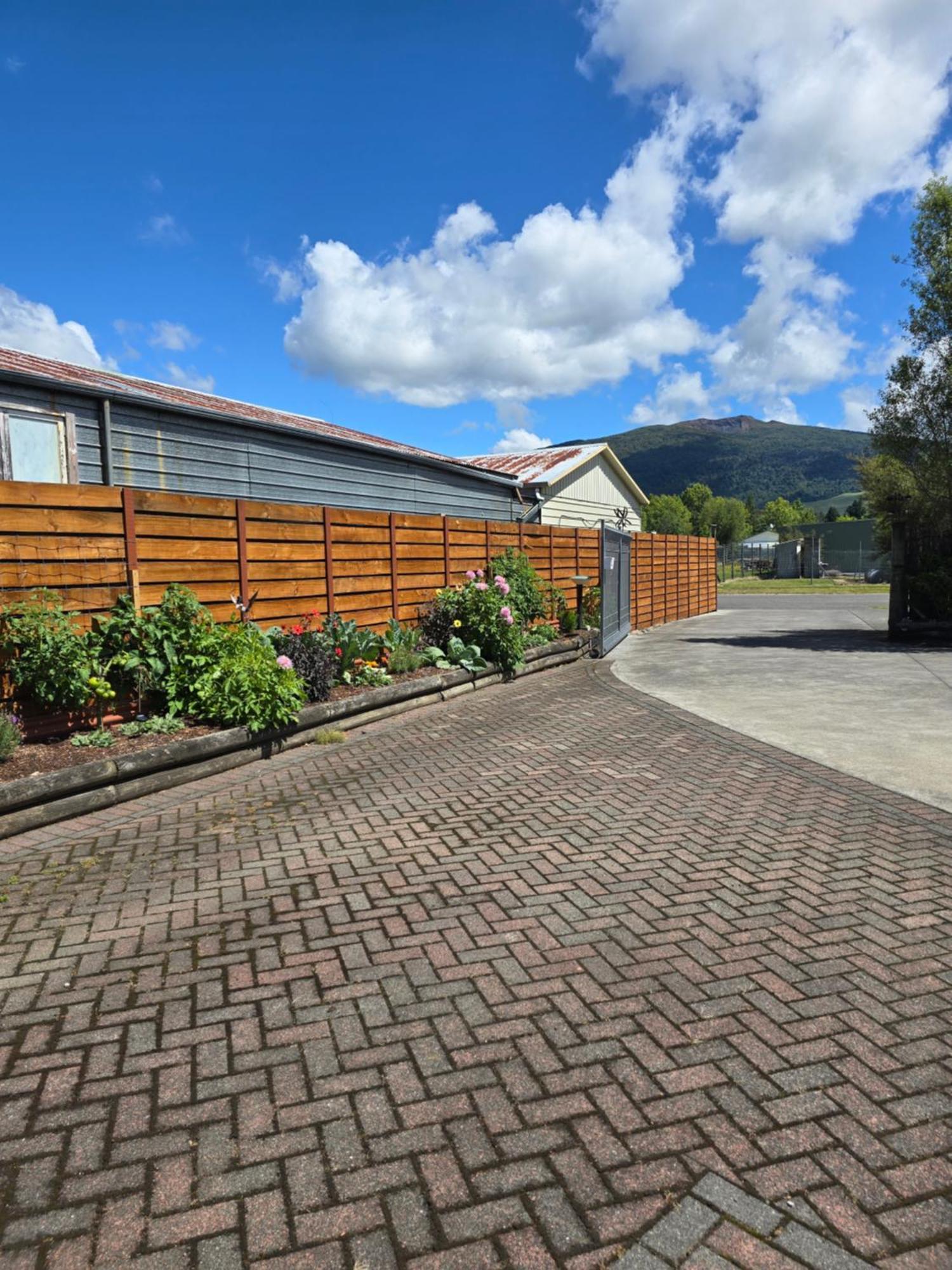 The Redbarn Villa Turangi Bagian luar foto
