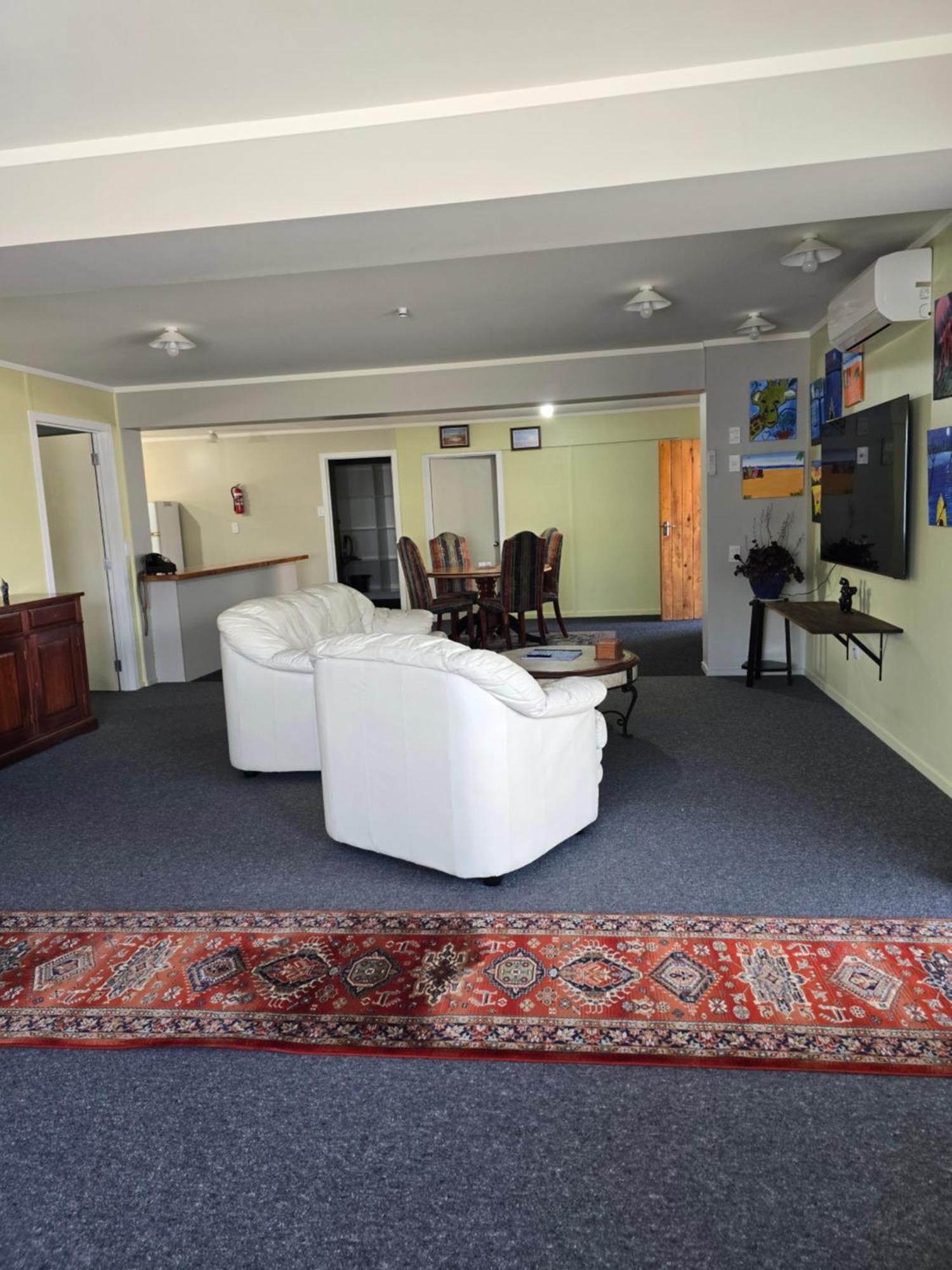 The Redbarn Villa Turangi Bagian luar foto