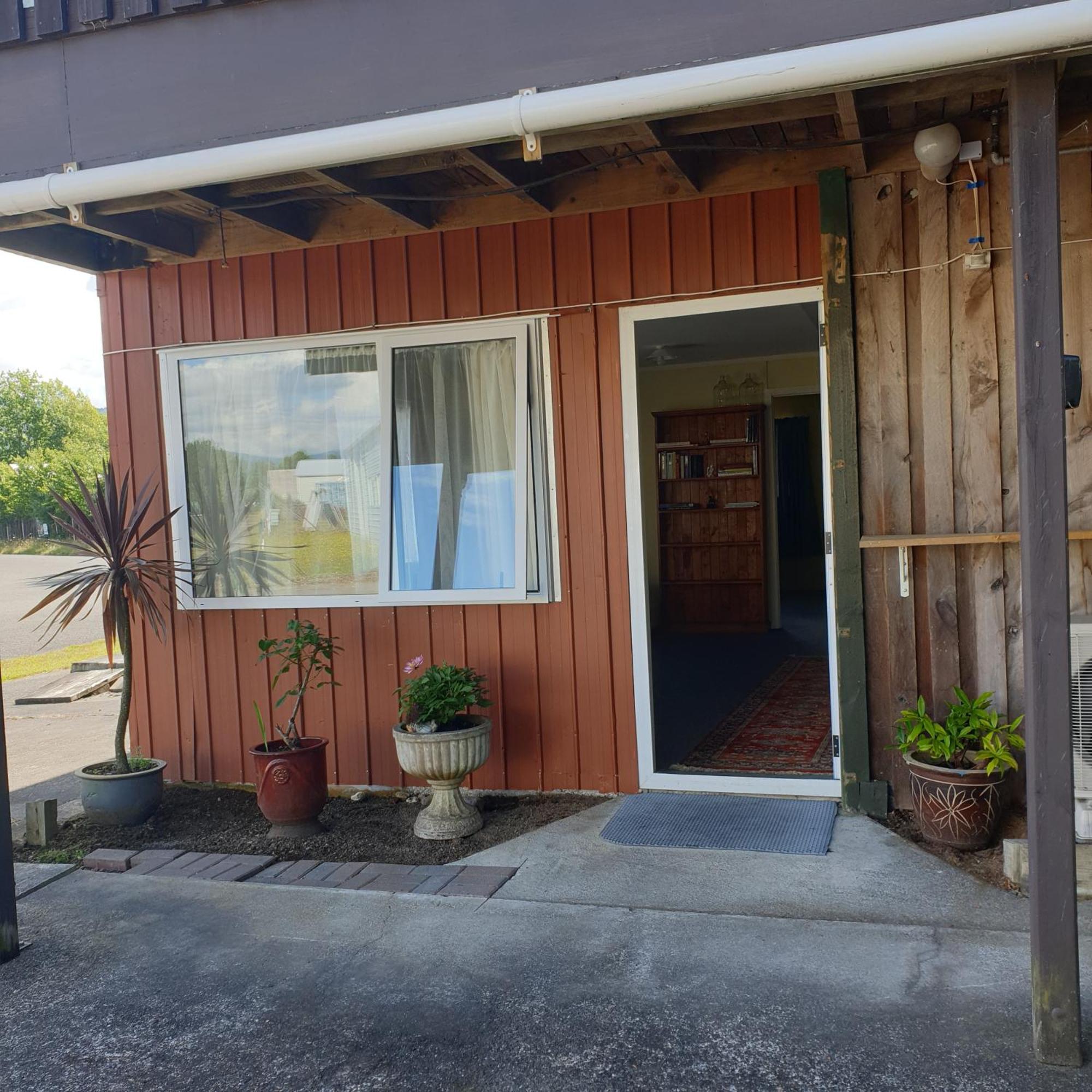 The Redbarn Villa Turangi Bagian luar foto